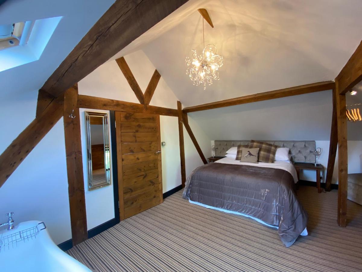 Betsey Trotwood. Historic Stylish 2-Bed Cottage. Blundeston Buitenkant foto