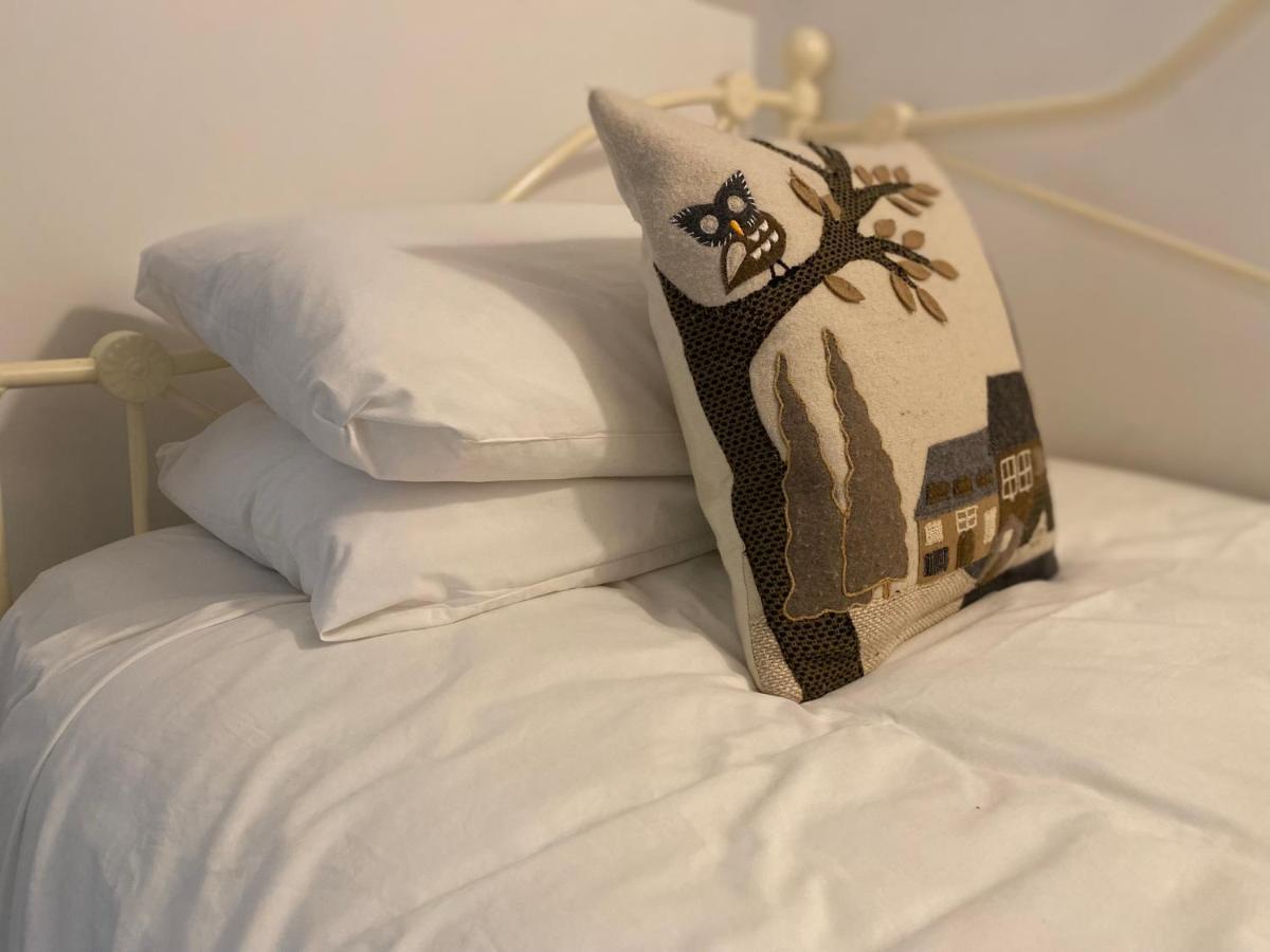 Betsey Trotwood. Historic Stylish 2-Bed Cottage. Blundeston Buitenkant foto